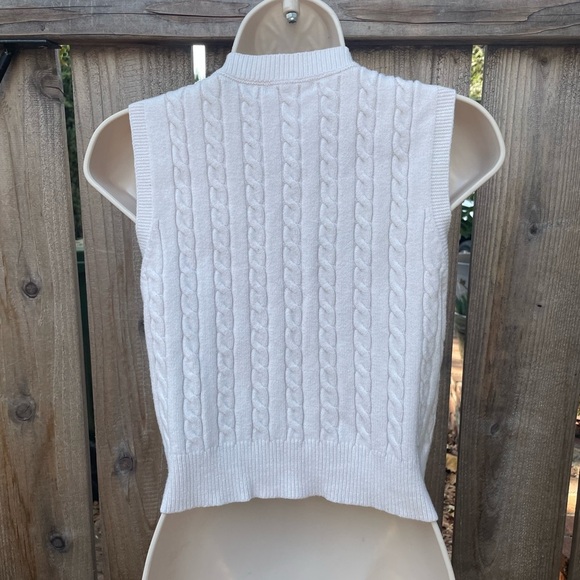 Forever 21 Vest Knit Sweater V-Neck Size XS/Small - Picture 4 of 6